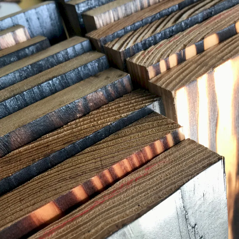 Echantillons pour aménagement intérieur en bois brulé nombreuse essence et finition disponible