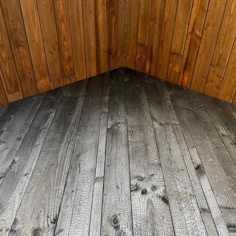 Bardage bois brulé noir intense mixé avec Bois naturel