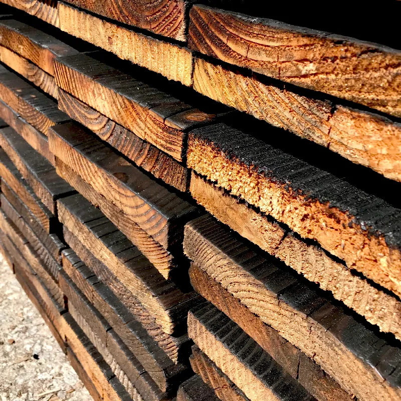 Atelier bois brulé concept  fabrication de bardage en Bretagne 