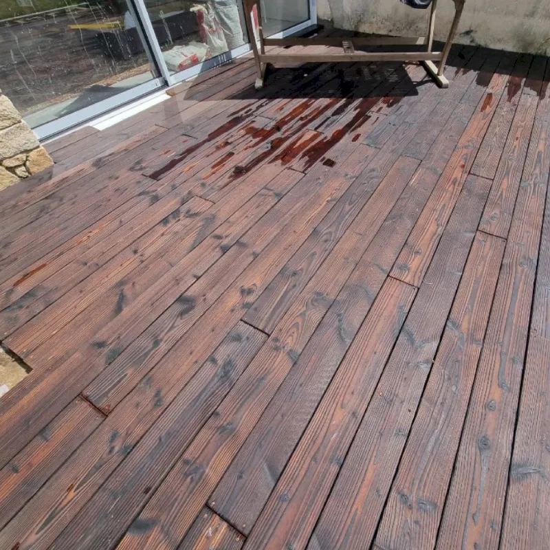 Terrasse Douglas bois brulé brossé bronze huilé